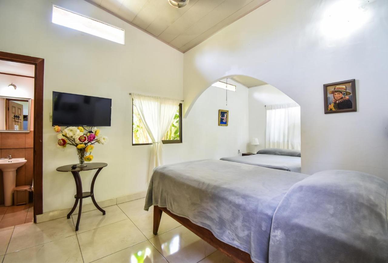 Cabinas Jacaranda Puerto Viejo de Talamanca Exteriér fotografie