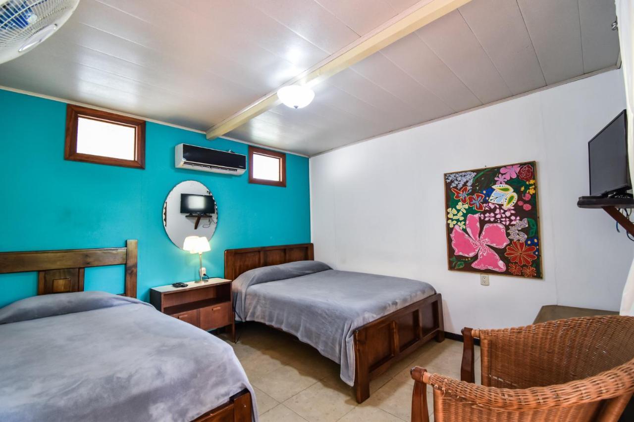 Cabinas Jacaranda Puerto Viejo de Talamanca Exteriér fotografie