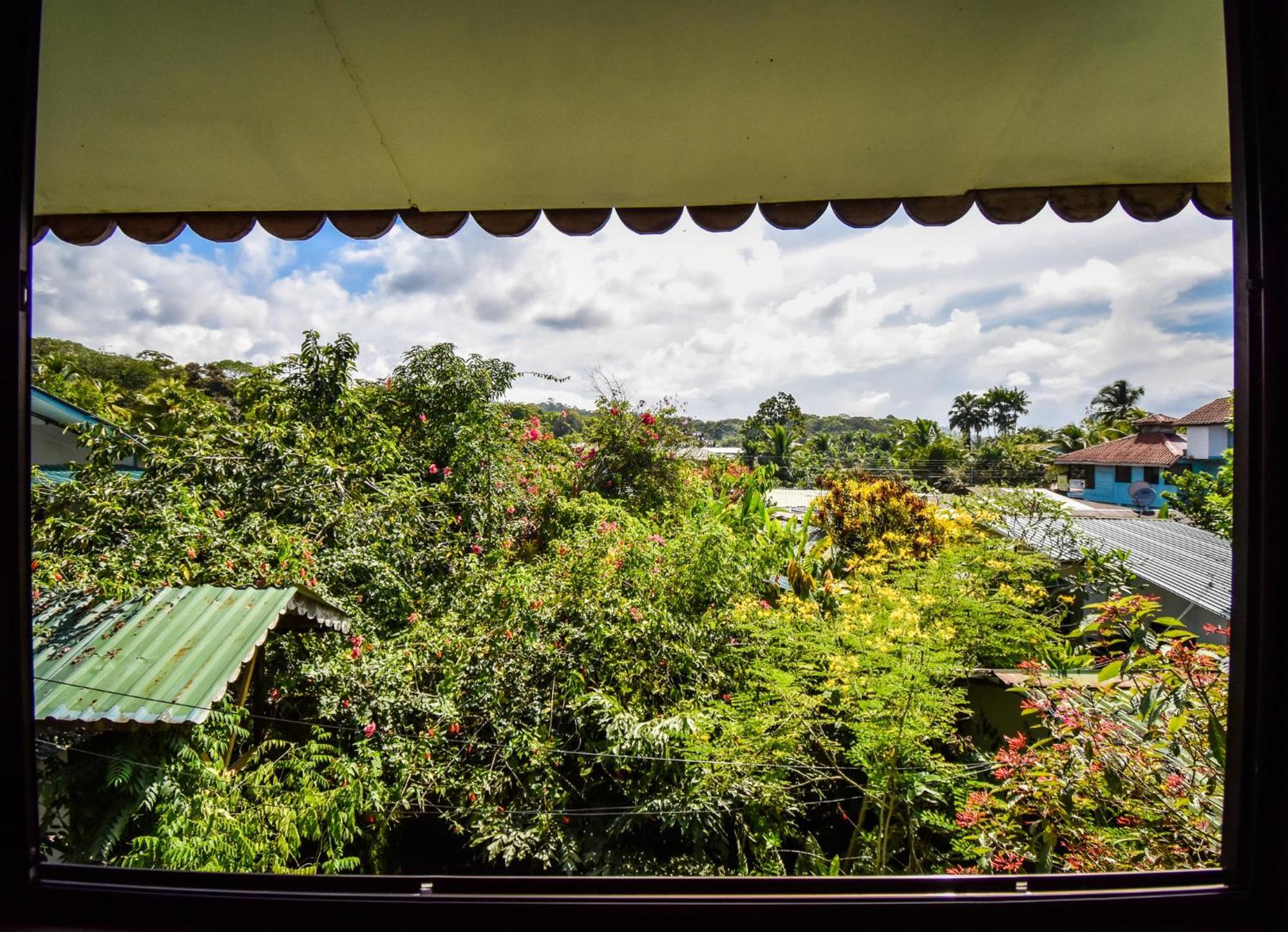 Cabinas Jacaranda Puerto Viejo de Talamanca Exteriér fotografie