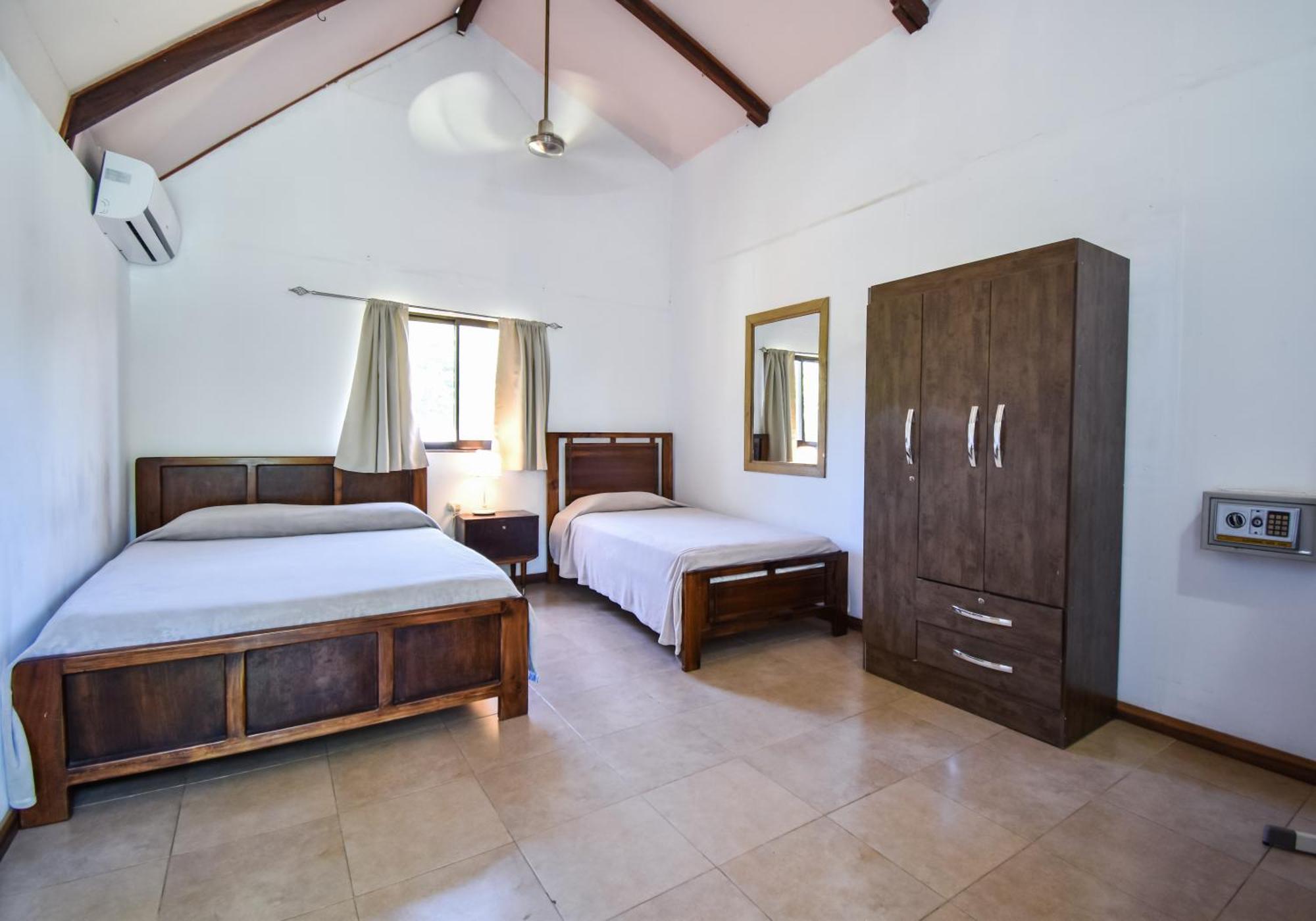 Cabinas Jacaranda Puerto Viejo de Talamanca Exteriér fotografie